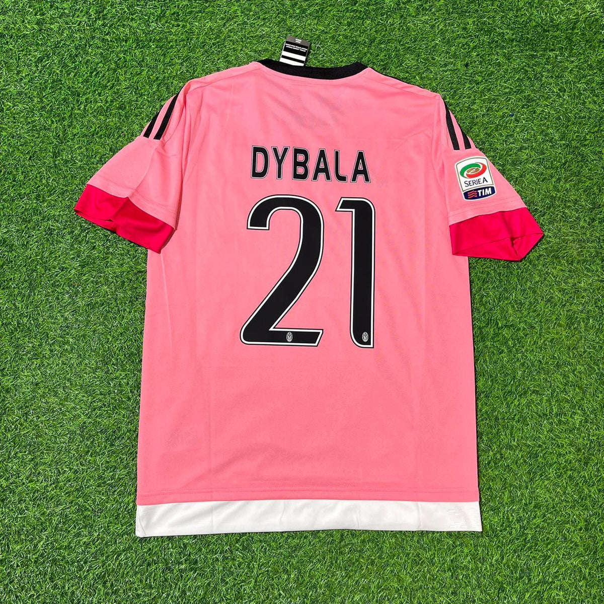 Paulo Dybala Juventus Retro Pink 2015-2016 Jersey Trikot