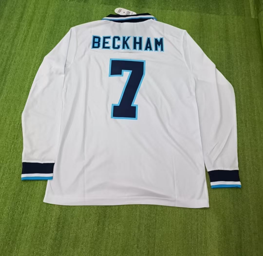 DavidBeckhamEngland19961997Whi