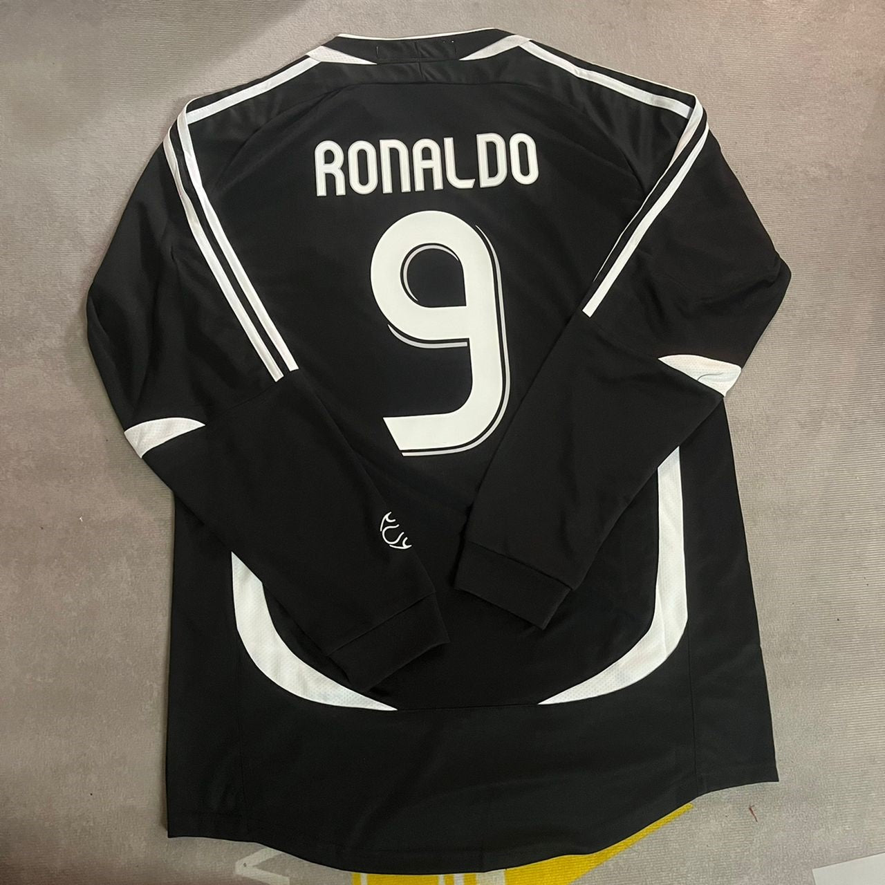 Ronaldo Nazario R9 Real Madrid 2006-2007 Black Long Sleeve Soccer Jersey Soccer Shirt