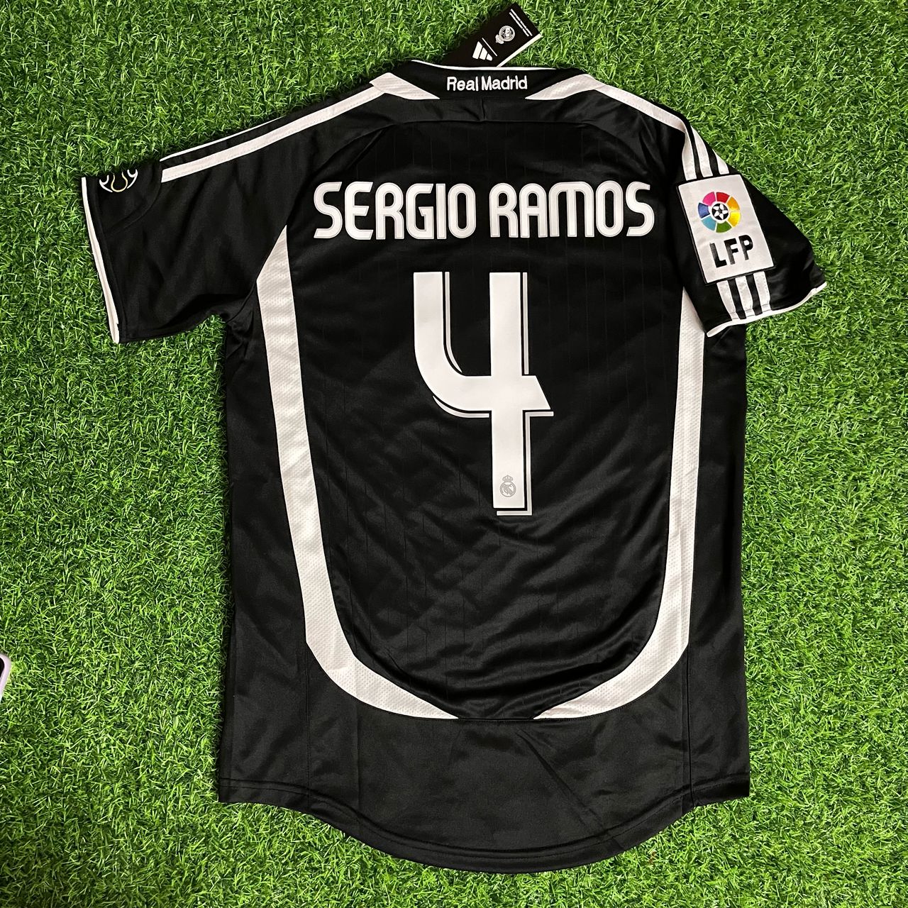 Maillot de football à manches longues noir Sergio Ramos Real Madrid 2007-2008