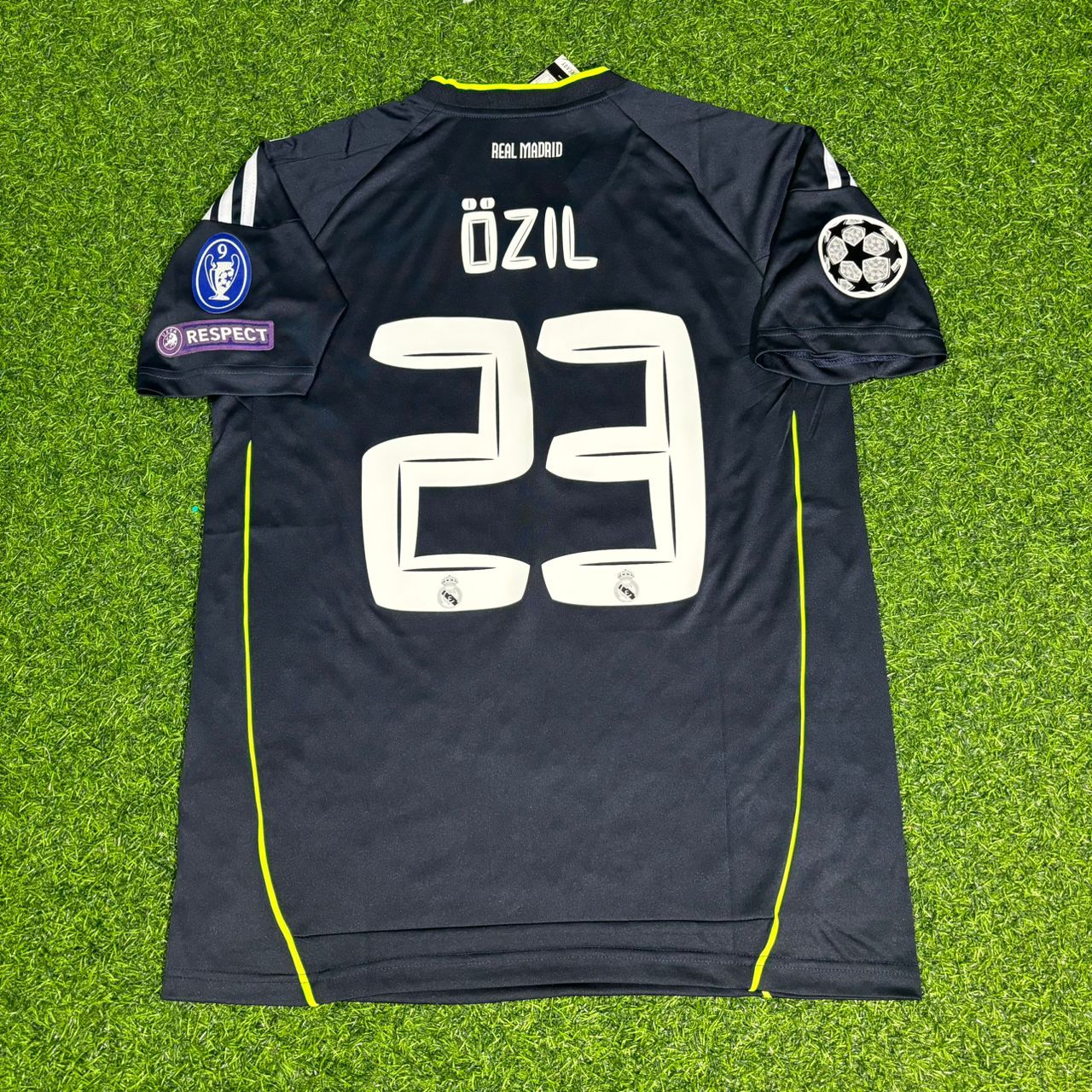 Mesut Özil 2010-2011 Retro Jersey Trikot Maillot Soccer Shirt