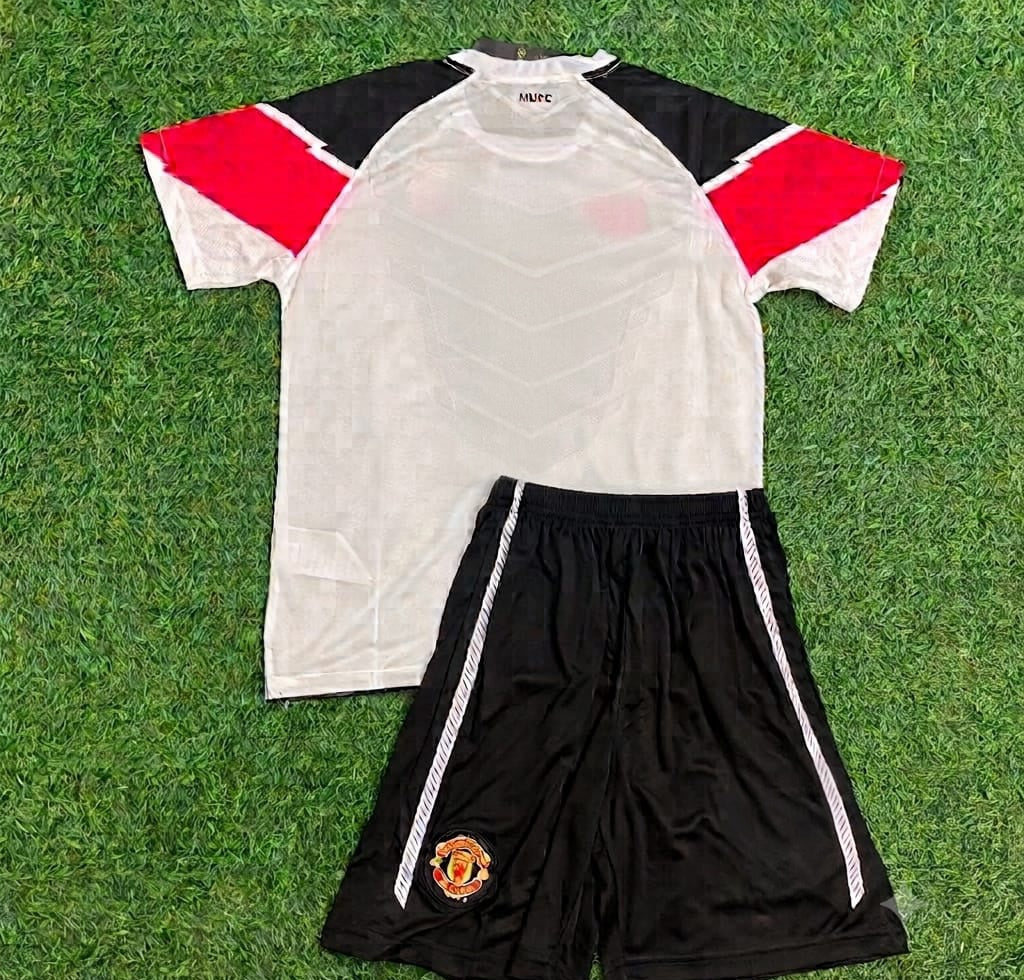 Manchester United 2011 Champions League Final Kids Retro Football Jersey Kit