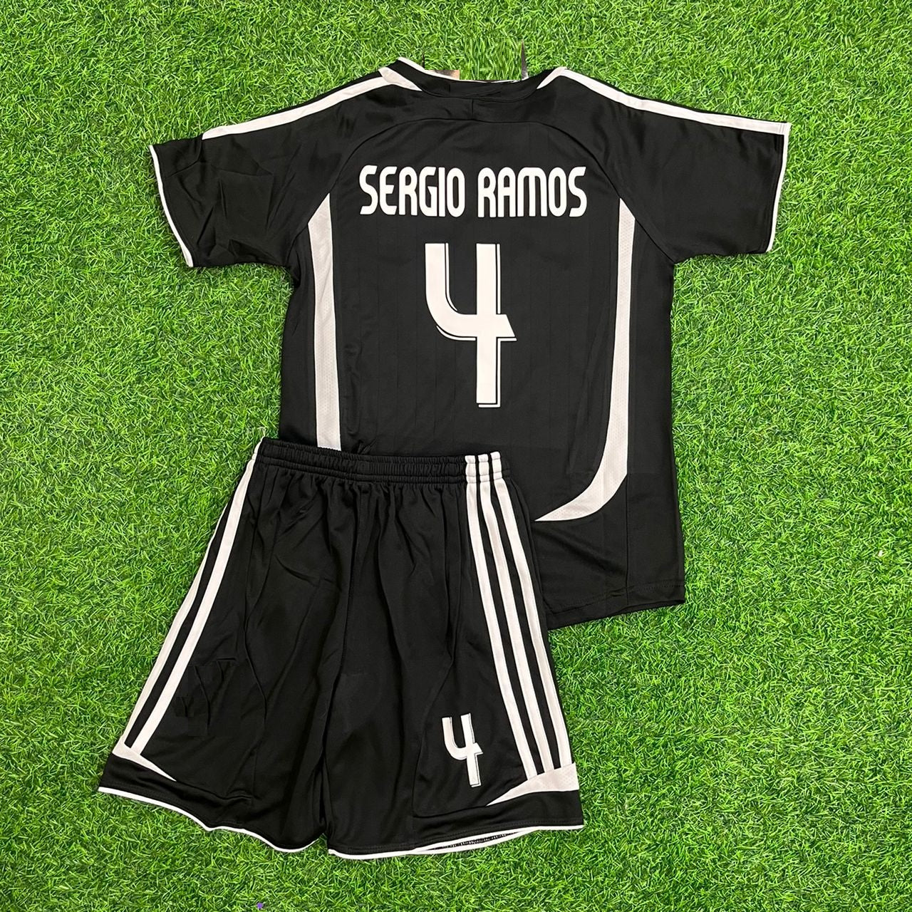 Sergio Ramos Real Madrid 2007-2008 Black Retro Kids Kit Jersey Kinder Trikot Maglia