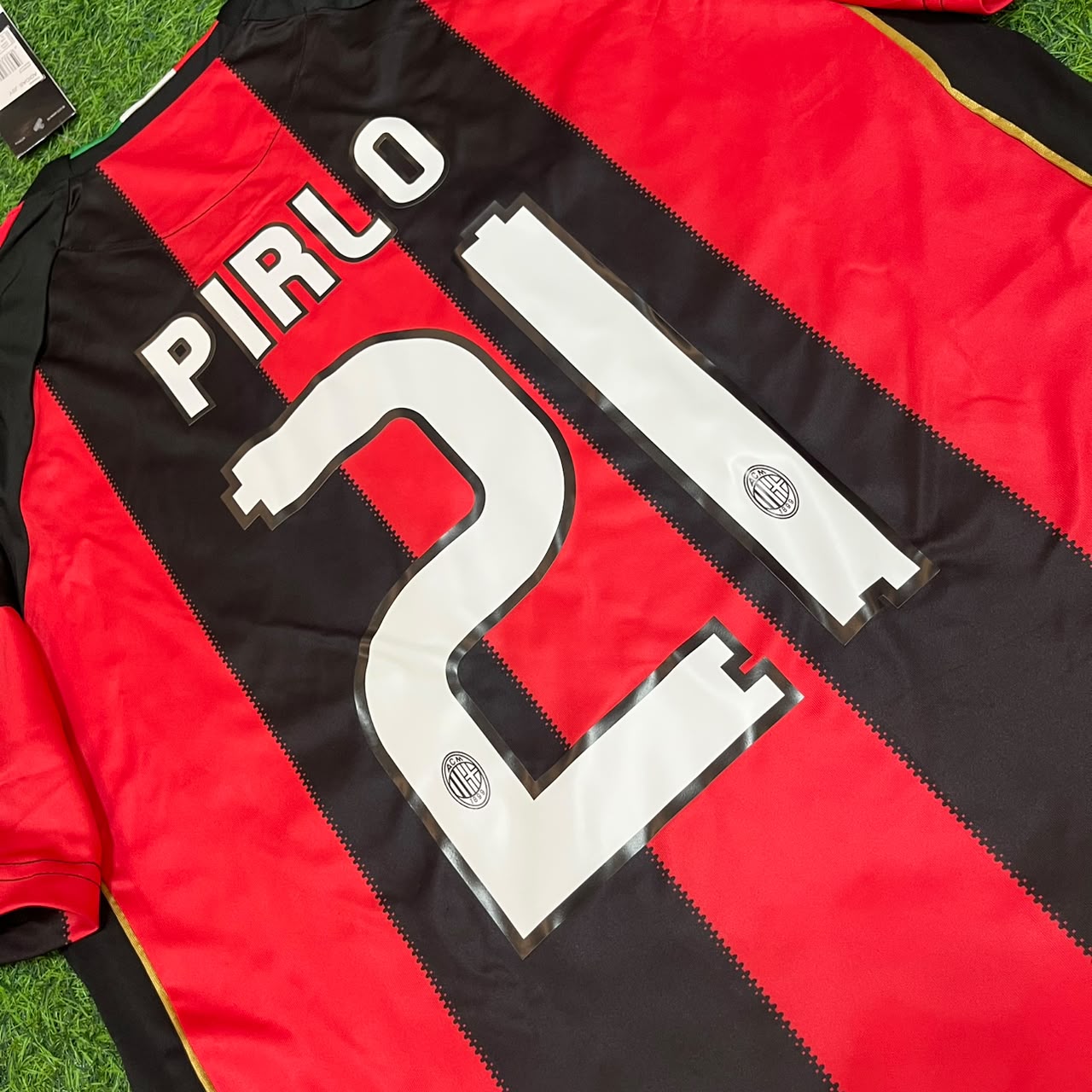 Andrea Pirlo 21 - Milan 2010/2011 Home Retro Jersey Trikot