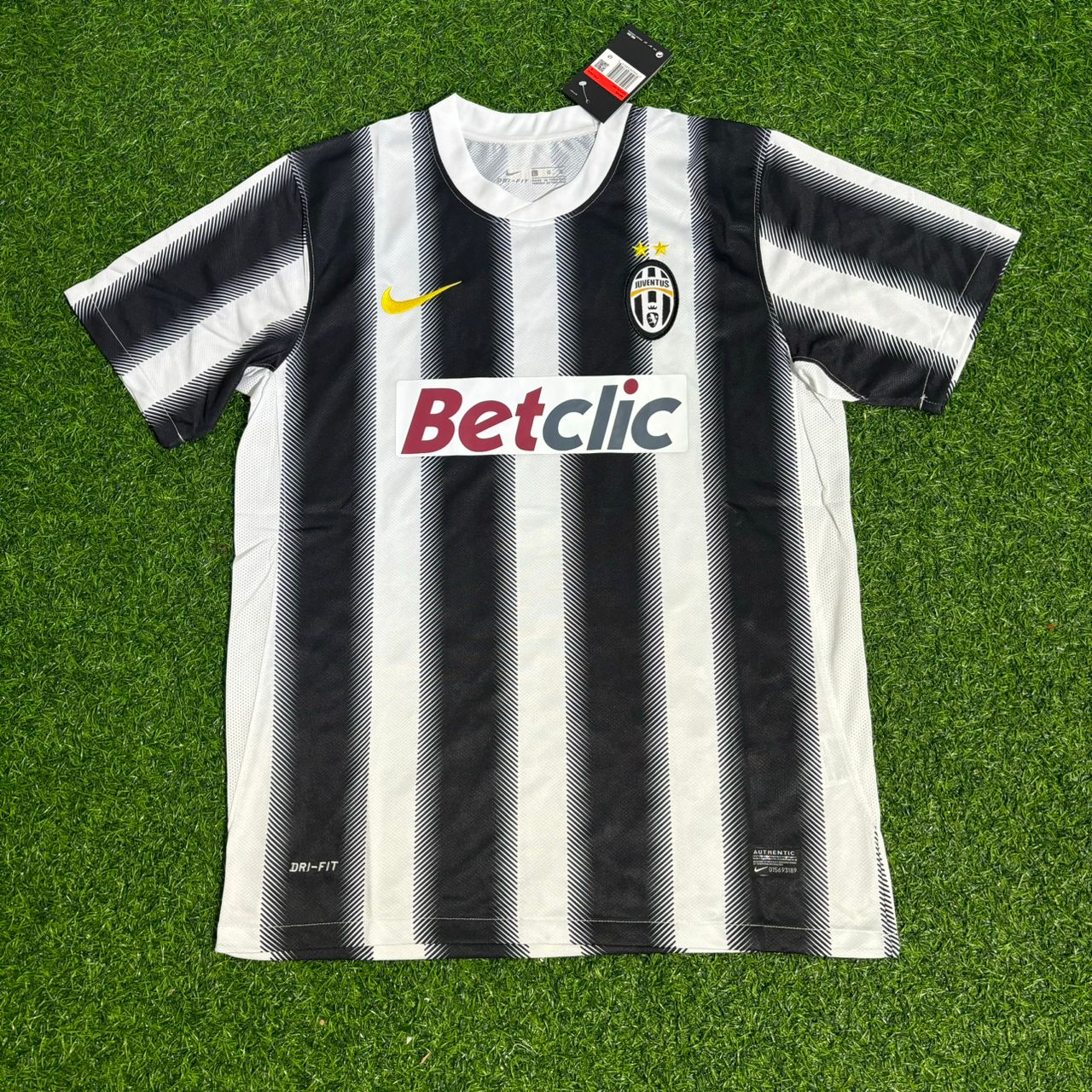 Mirko Vucinic Juventus Home 2011 2012 Season Retro Jersey Trikot
