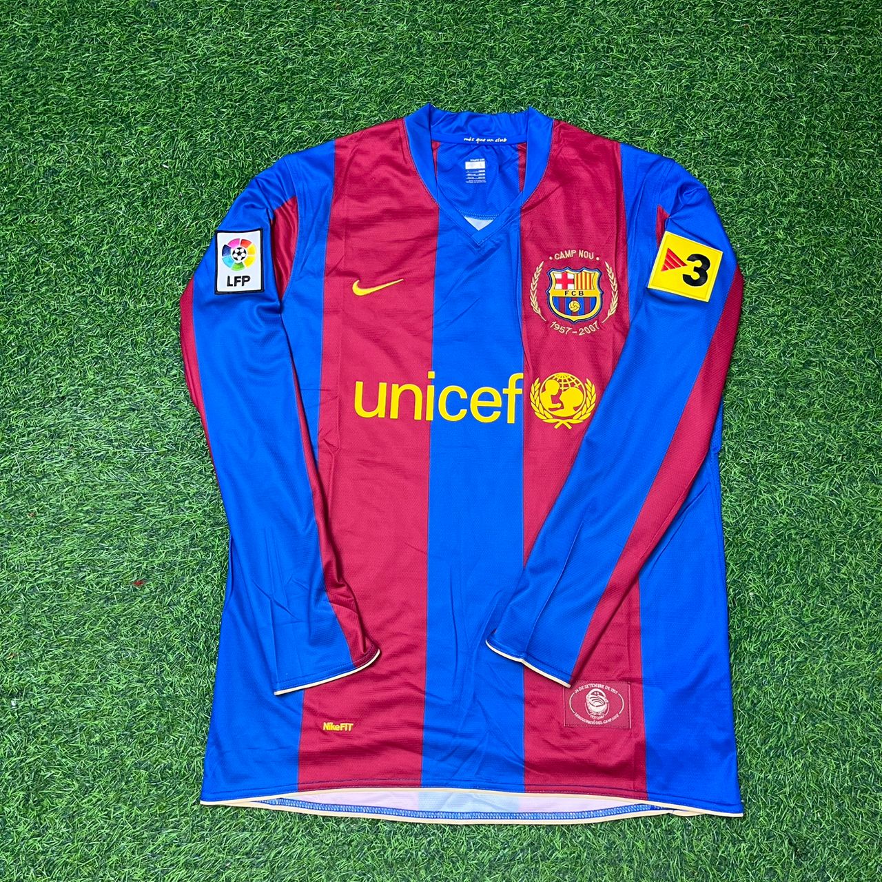 Andres Iniesta Barcelona 2007 Retro Football Jersey