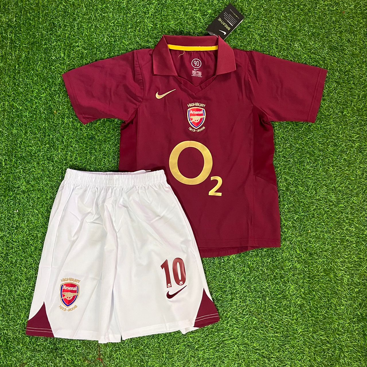 Dennis Bergkamp Arsenal 2005/06 Home Burgundy Kids Kit – Kit Jersey for Children – | KinderTrikot | Maillot Enfant Soccer Shirt