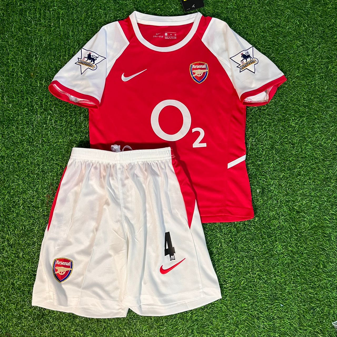 Patrick Viera 4 Arsenal 2002/04 Home Kids Kit – Kit Jersey for Children – | KinderTrikot | Maillot Enfant Soccer Shirt