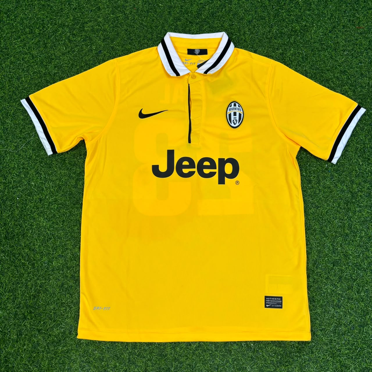 Arturo Vidal Juventus 2013/2014 Yellow Away Retro Football Jersey