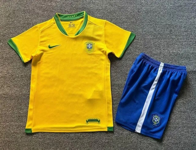Ronaldinho Gaucho – Brazil 2006 Retro Kids Kit Jersey – | KinderTrikot | Maillot Enfant Soccer Shirt
