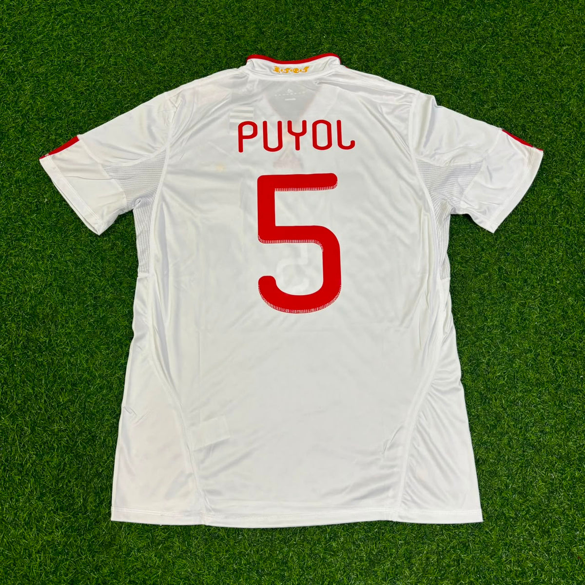 Carles Puyol Spain 2011 Season White Retro Football Jersey
