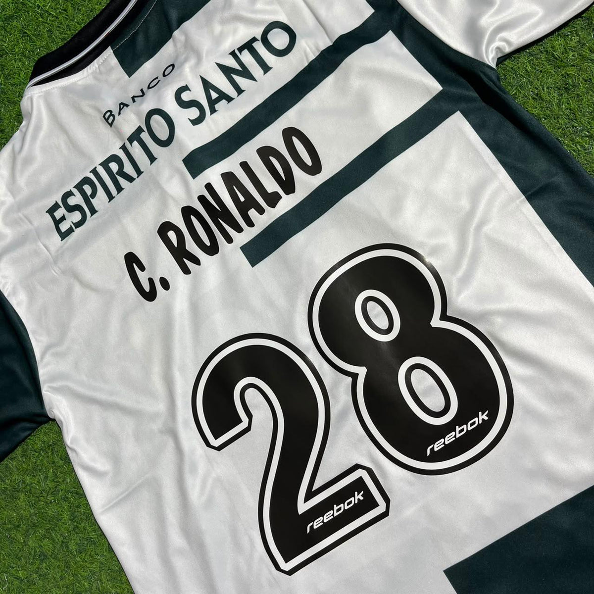 Cristiano Ronaldo Sporting CP 2002/2003 Debut Retro Football Jersey