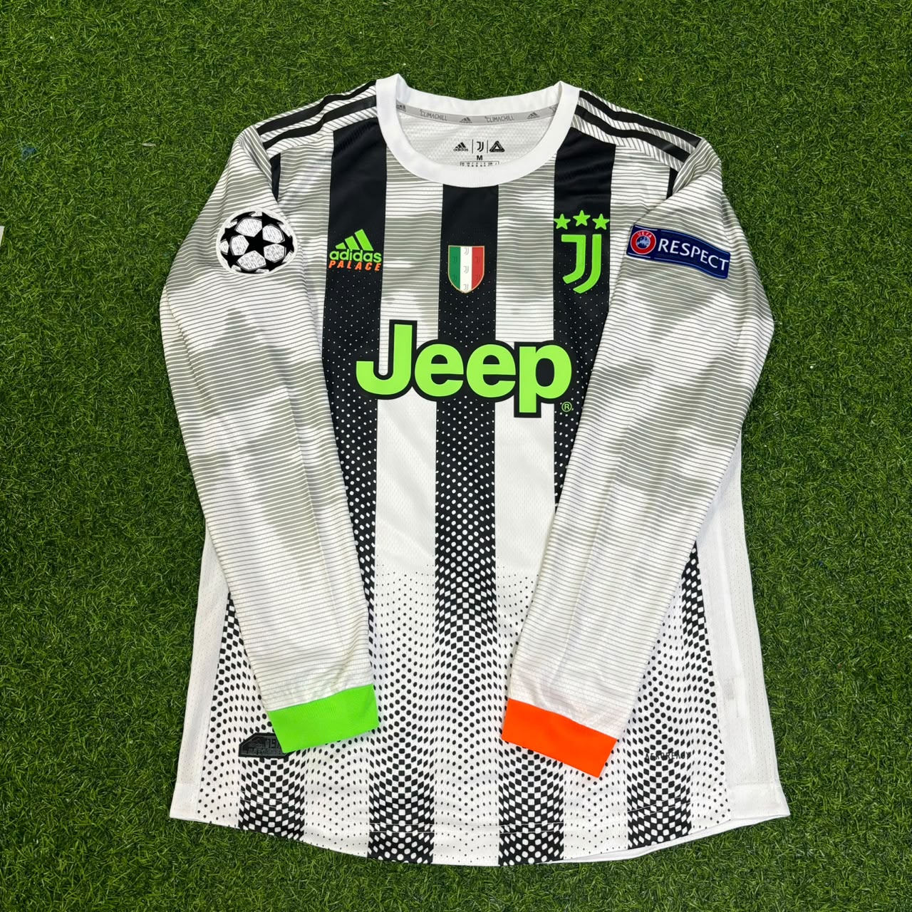 Cristiano Ronaldo #7 Juventus 2019-2020 Champions League Patch Long Sleeve Retro Football Jersey