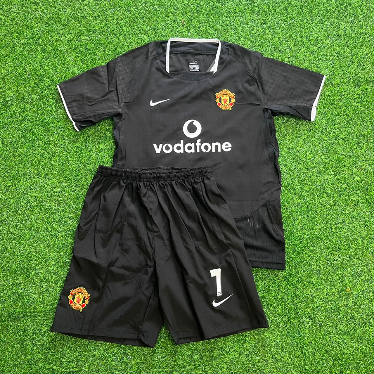 Cristiano Ronaldo Manchester United 2003 Black Retro Kids Football Jersey Kit