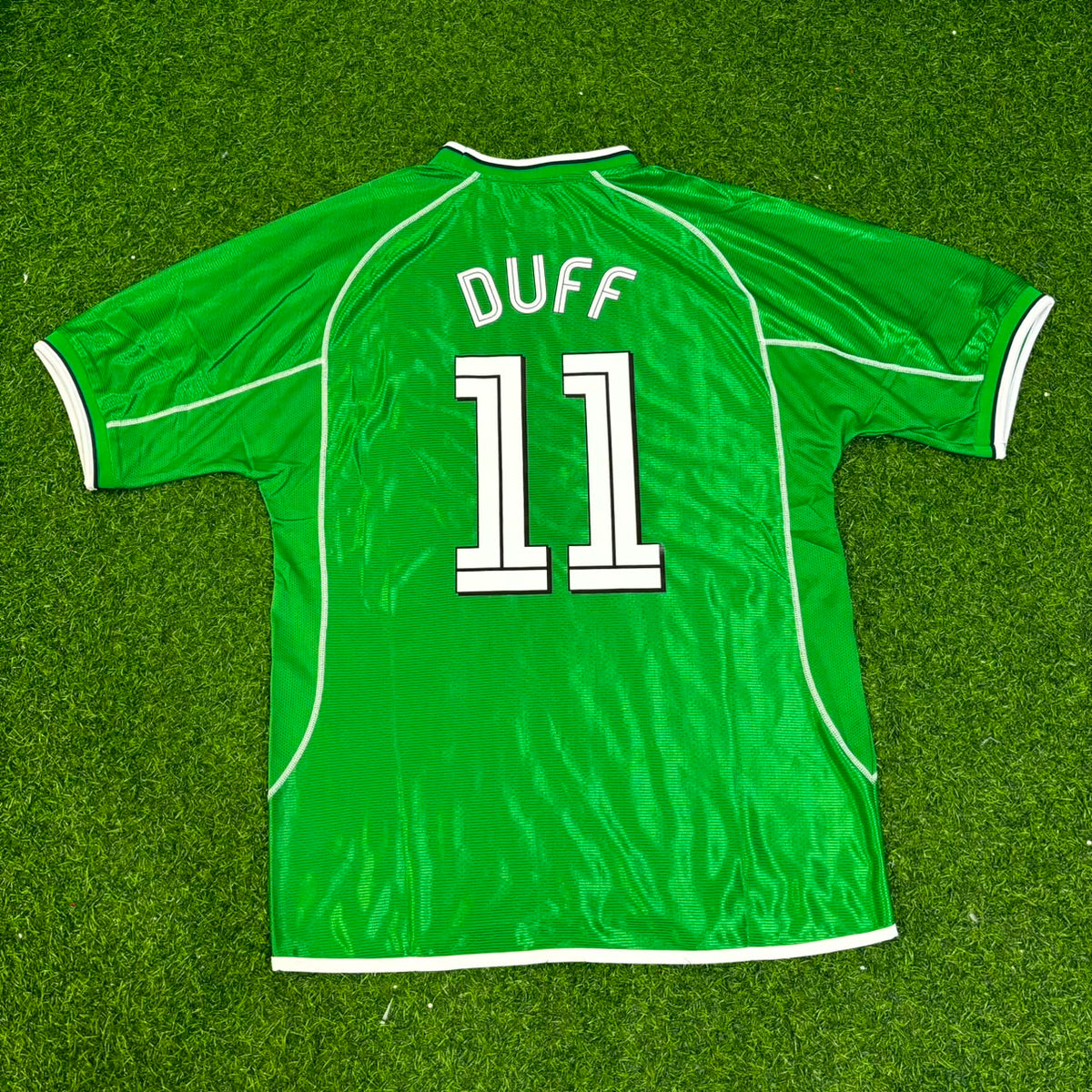 Damien Duff Ireland 2000/2002 Retro Green Football Jersey