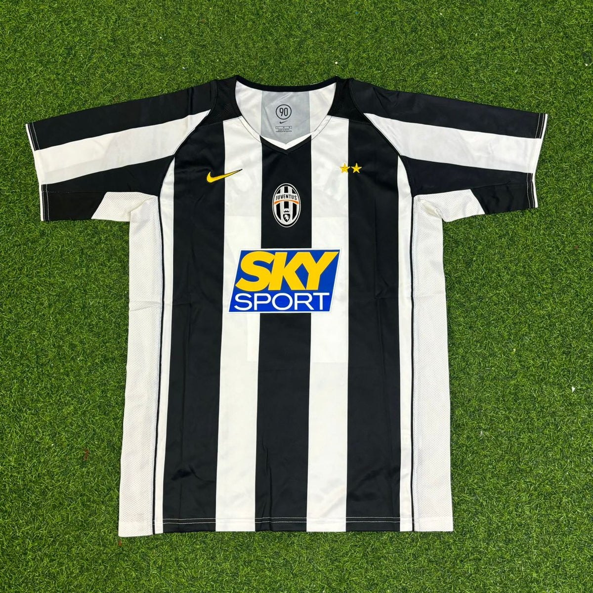David Trezeguet #17 Juventus 2004-2005 Black White Home Retro Football Jersey