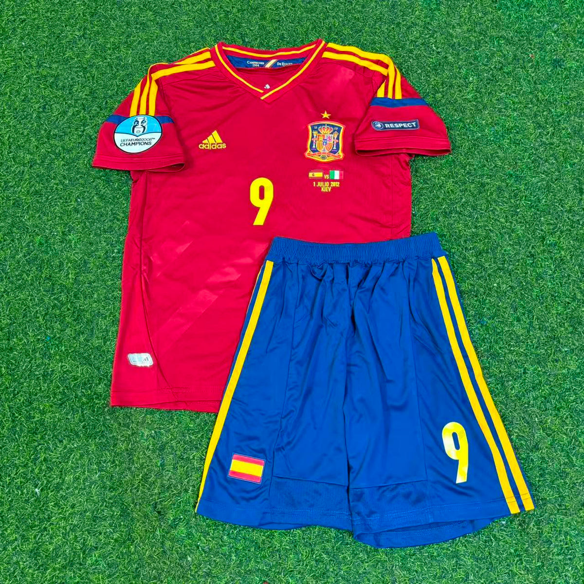 Fernando Torres Spain EURO 2012 Final Retro Kids Football Jersey Kit