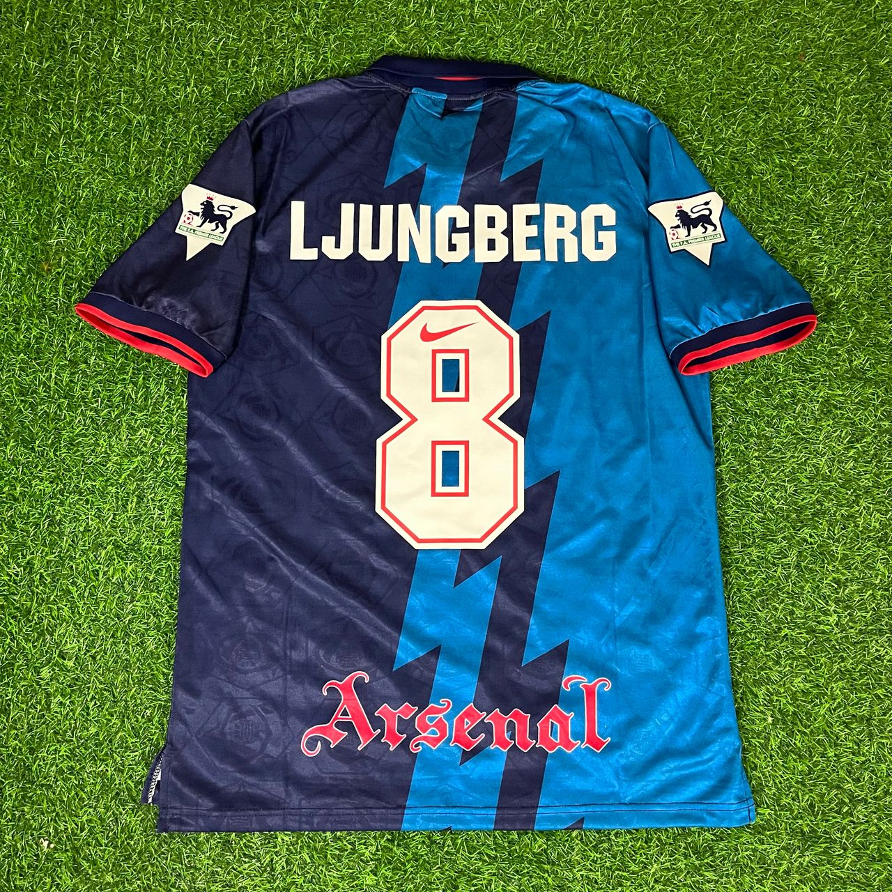 LJUNGBERG 8 サッカーシャツ Lサイズ 2005-06 Arsenal Away Shirt Ljungberg #8 - 8/10 - (L)