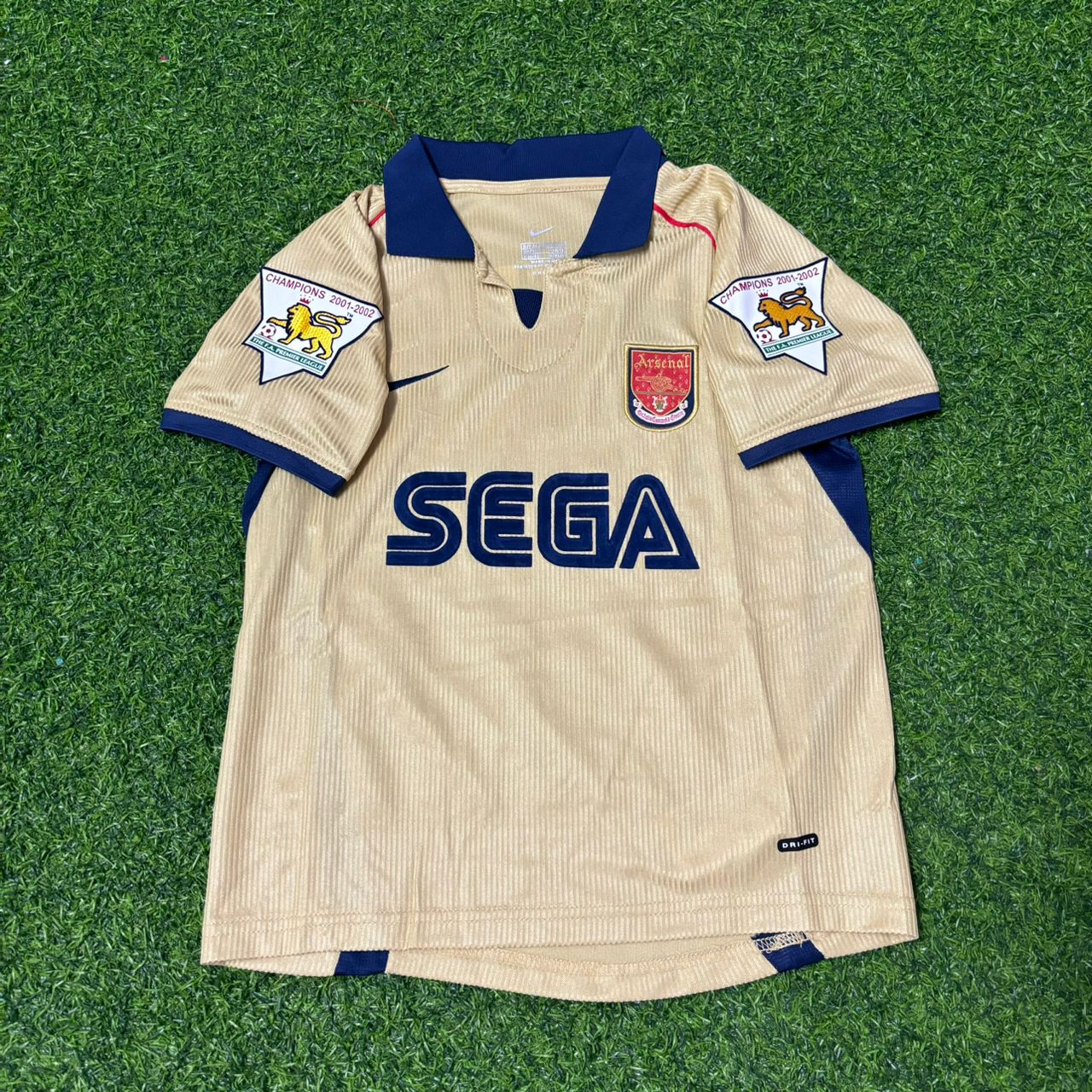 Fredrik Ljungberg #8 Arsenal 2001-2002 Away Golden Kids Retro Football Jersey