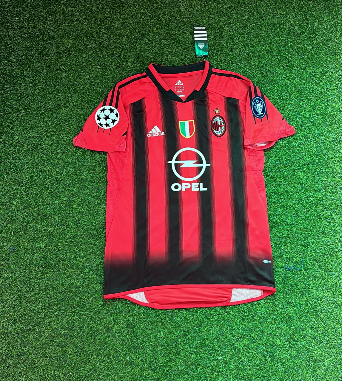 Gennaro Gattuso 8 – Milan 2004/2005 Maillot domicile rétro rouge et noir
