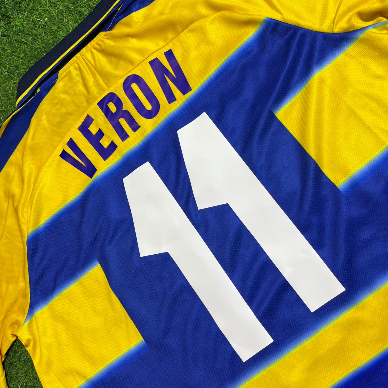 Juan Sebastian Veron Parma 1999/2000 Retro Long Sleeve Football Jersey Kit