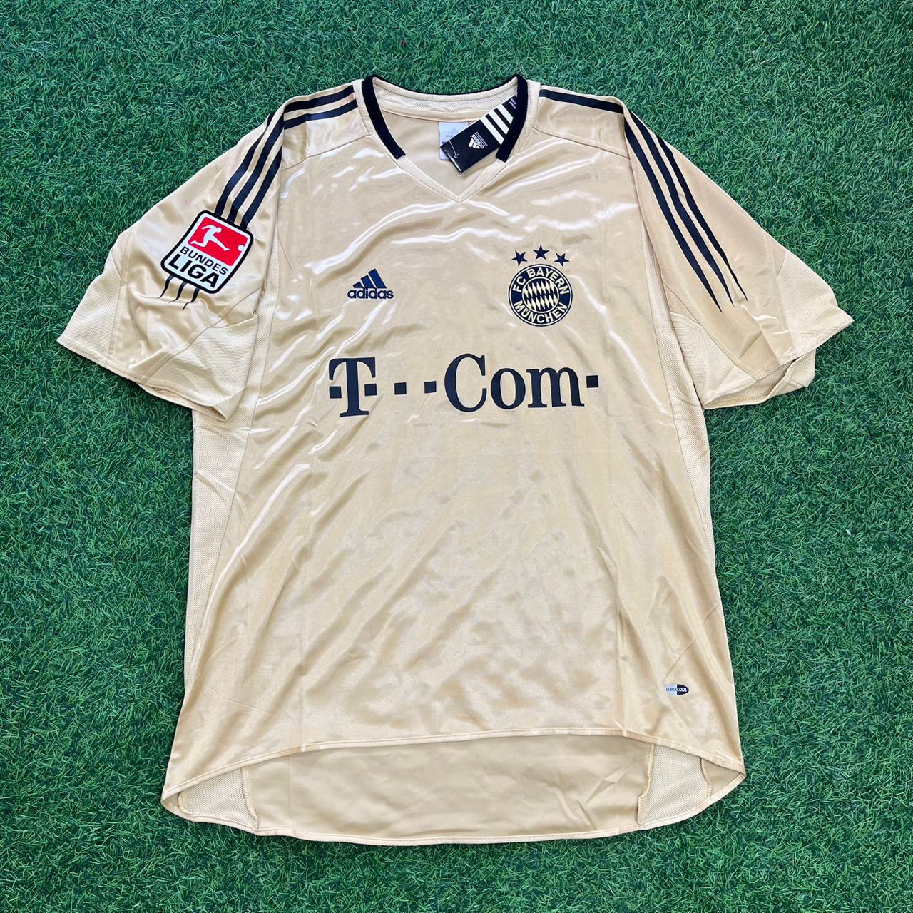 Claudio Pizarro Bayern München 2004/05 Retro Golden Fußballtrikot Set