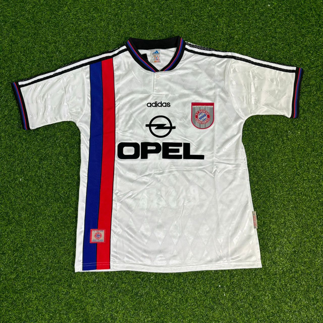 Mario Basler Bayern München 1997-1998 Auswärts Weiß Retro Fußballtrikot