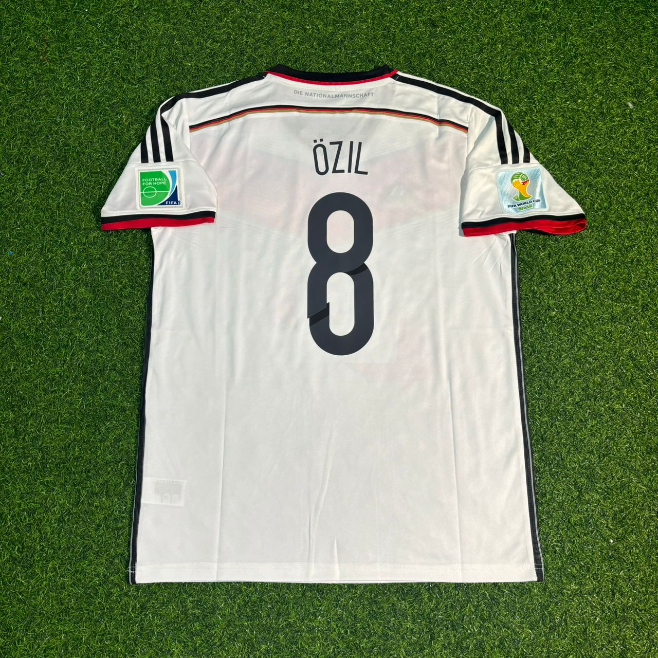 ドイツ代表ユニフォーム　エジルÖzil 8番　美品 mesut-ozil-8-germany-2014-
