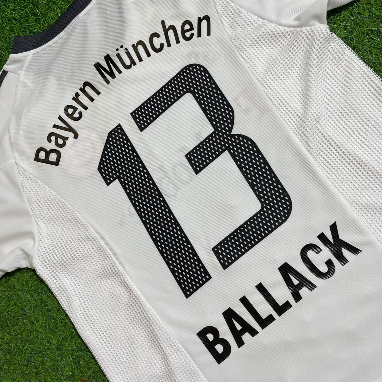 Michael Ballack Bayern Munich 2002/2004 Away White Retro Football Jersey Trikot Mailot