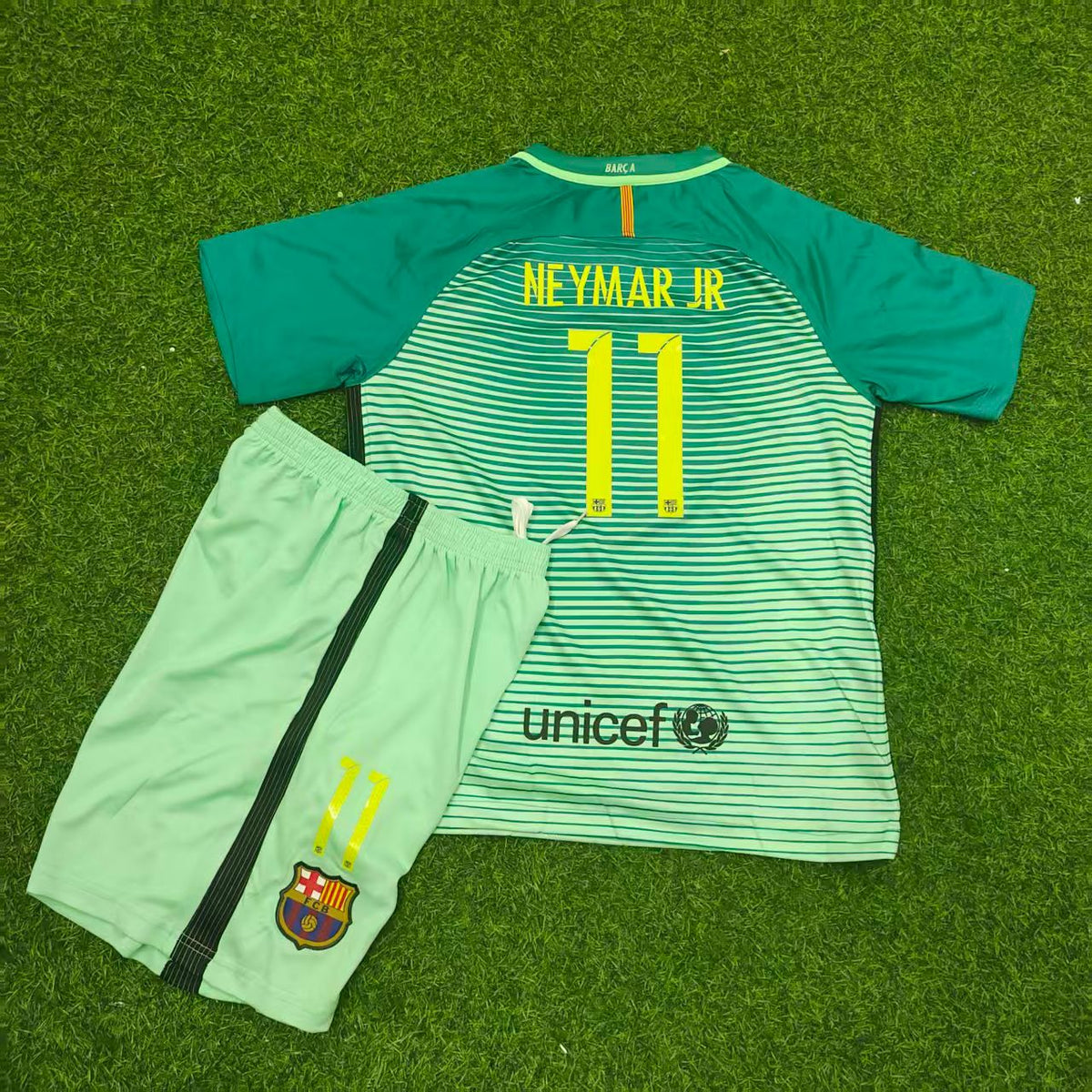 Neymar Jr Barcelona 2016/2017 Kids Retro Football Jersey