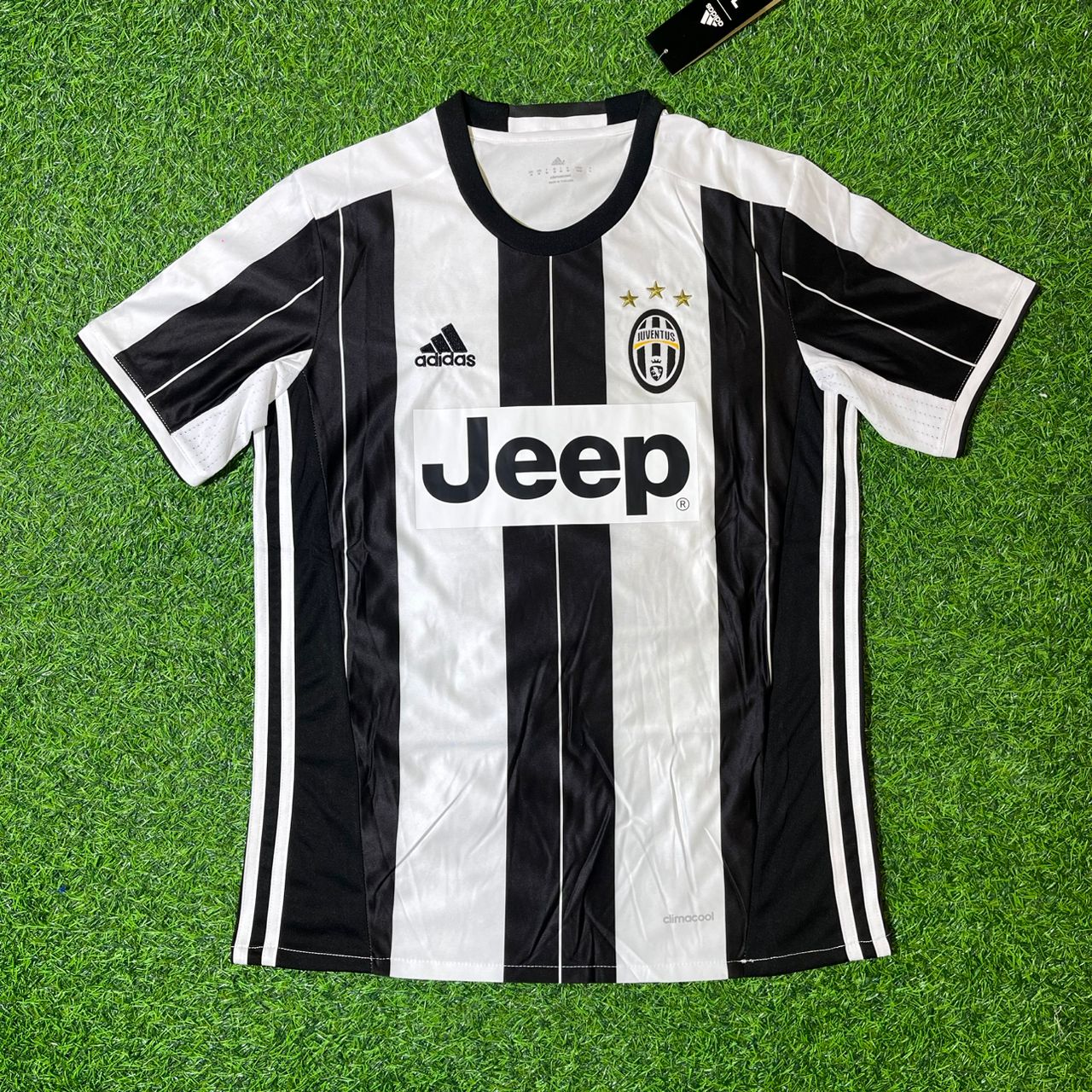 Leonardo Bonucci Juventus 2016/17 Home Retro Football Jersey Kit