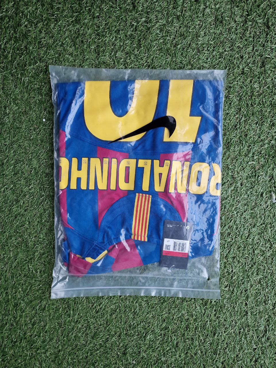 Ronaldinho Gaucho Barcelona 2006 Final Retro Long Sleeve Football Jersey