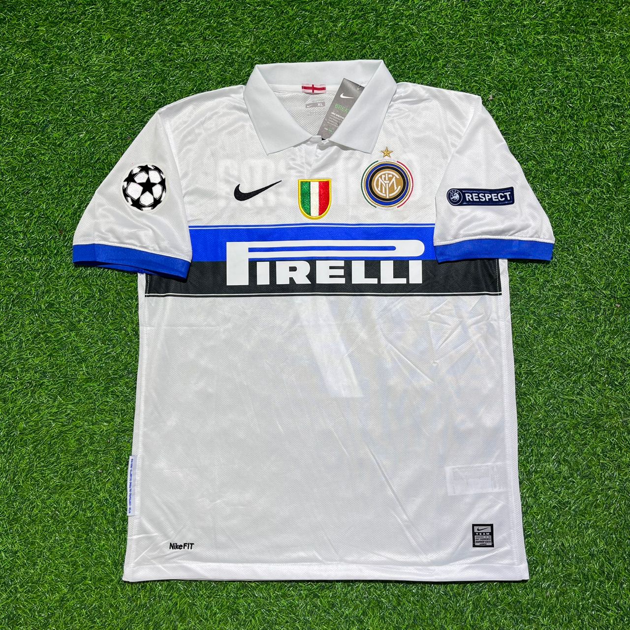 Mario Balotelli Inter 2009/2010 White Retro Football Jersey