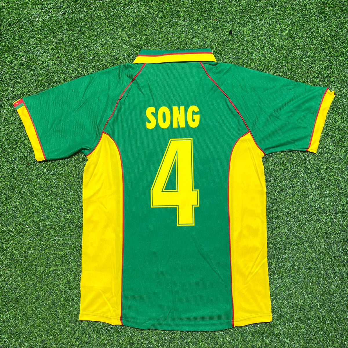 Camiseta de fútbol retro de Camerún de Rigobert Song para el Mundial de 1998