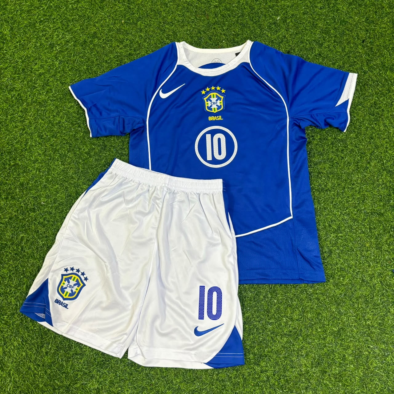 Ronaldinho #10 Brazil 2004 Blue Away Kids Kit Retro Football Jersey Kit