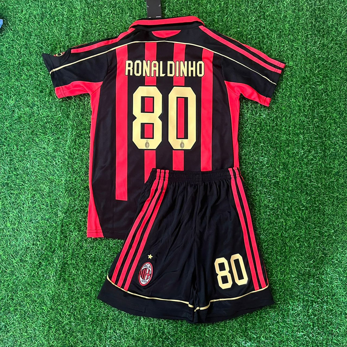Ronaldinho AC Milan Retro Kids Kit Set Kindertrikot Maillot Enfant Kindertrui (Ages 3-13)