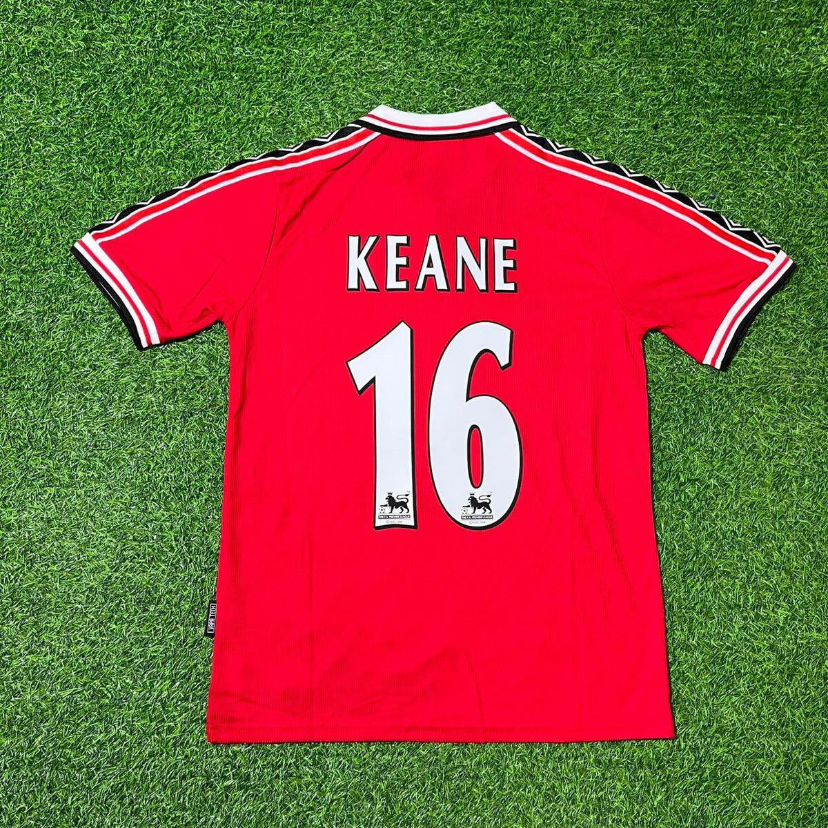 Roy Keane Manchester United 1999 Red Retro Football Jersey