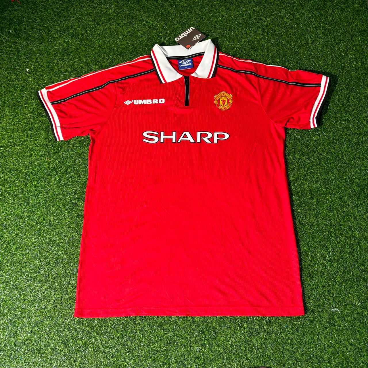 Roy Keane Manchester United 1999 Red Retro Football Jersey