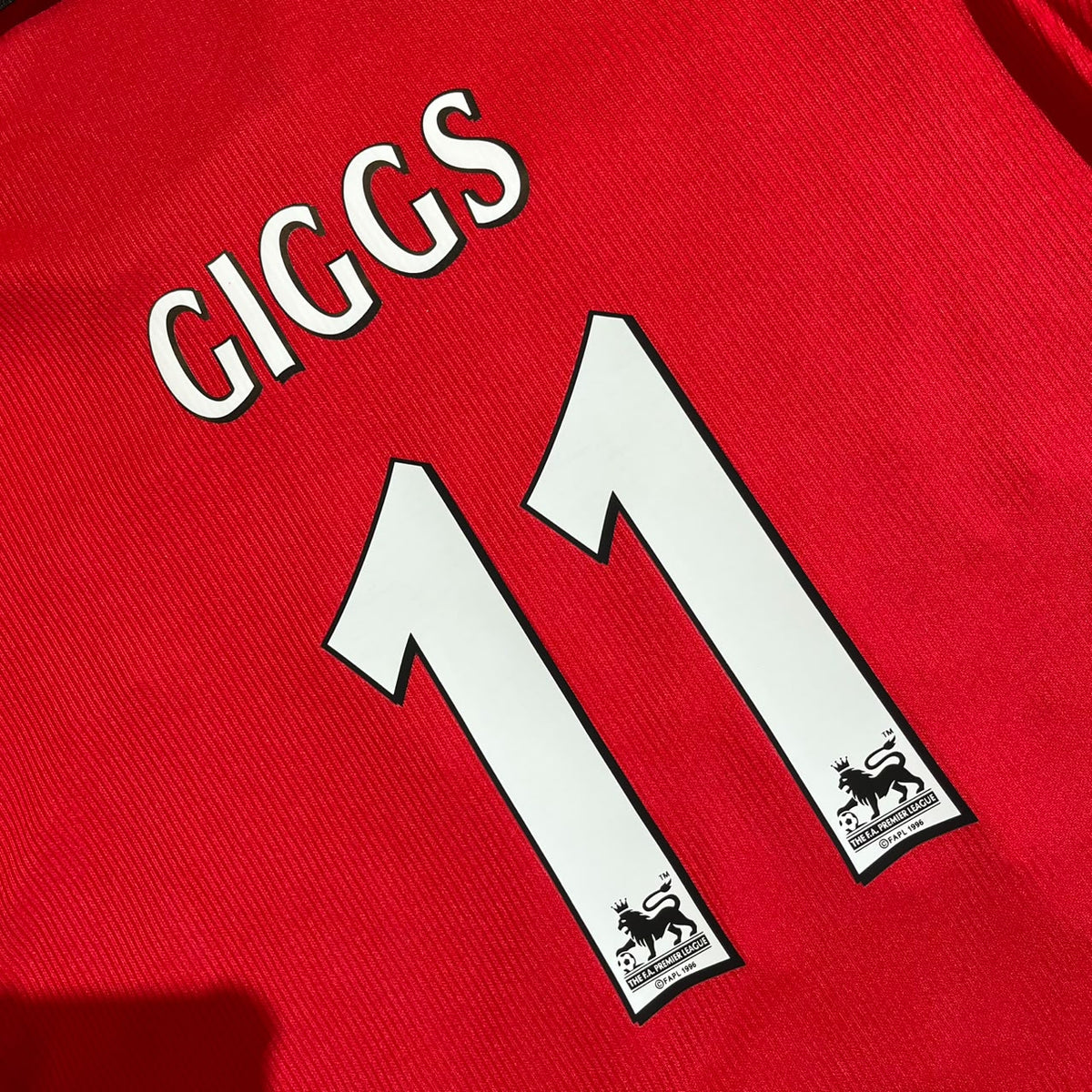 Ryan Giggs 11 - Manchester United 1999 Red Long Sleeve Kids Kit Jersey Trikot Maillot