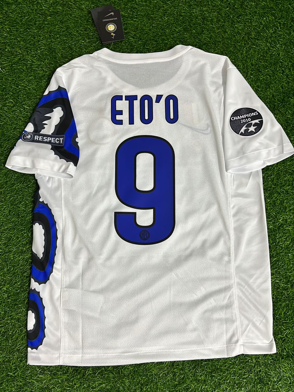10-11 inter milan ETO'O MILITO Fora 3A Camisa De Futebol retro