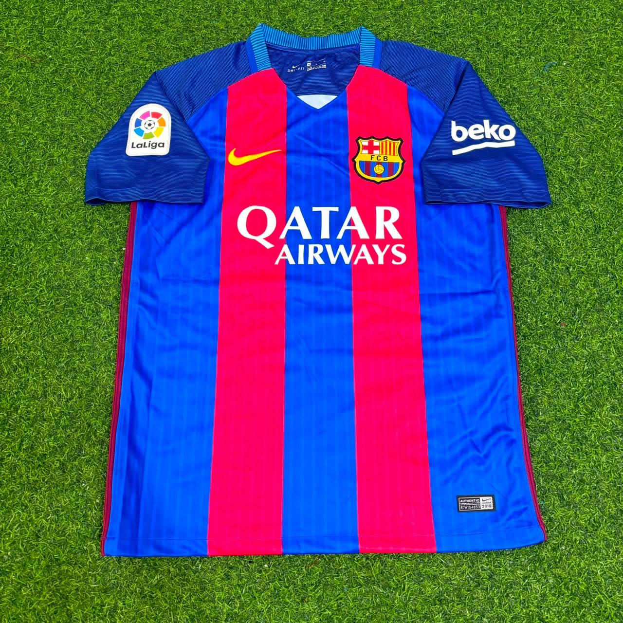 Sergio Busquets #5 FC Barcelona 2016-2017 Home Retro Football Jersey