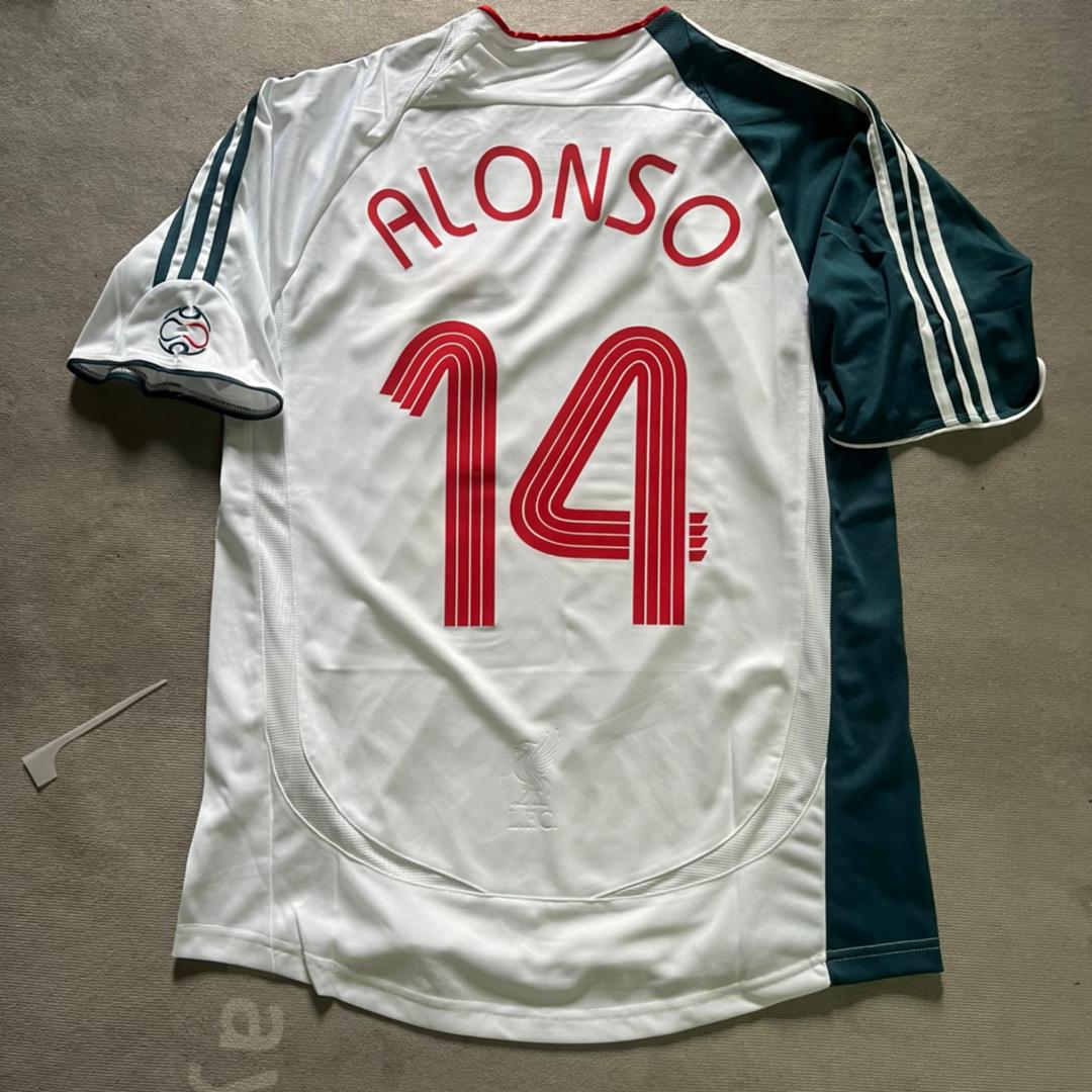 Xabi Alonso Liverpool 2006 2007 White Retro Jersey