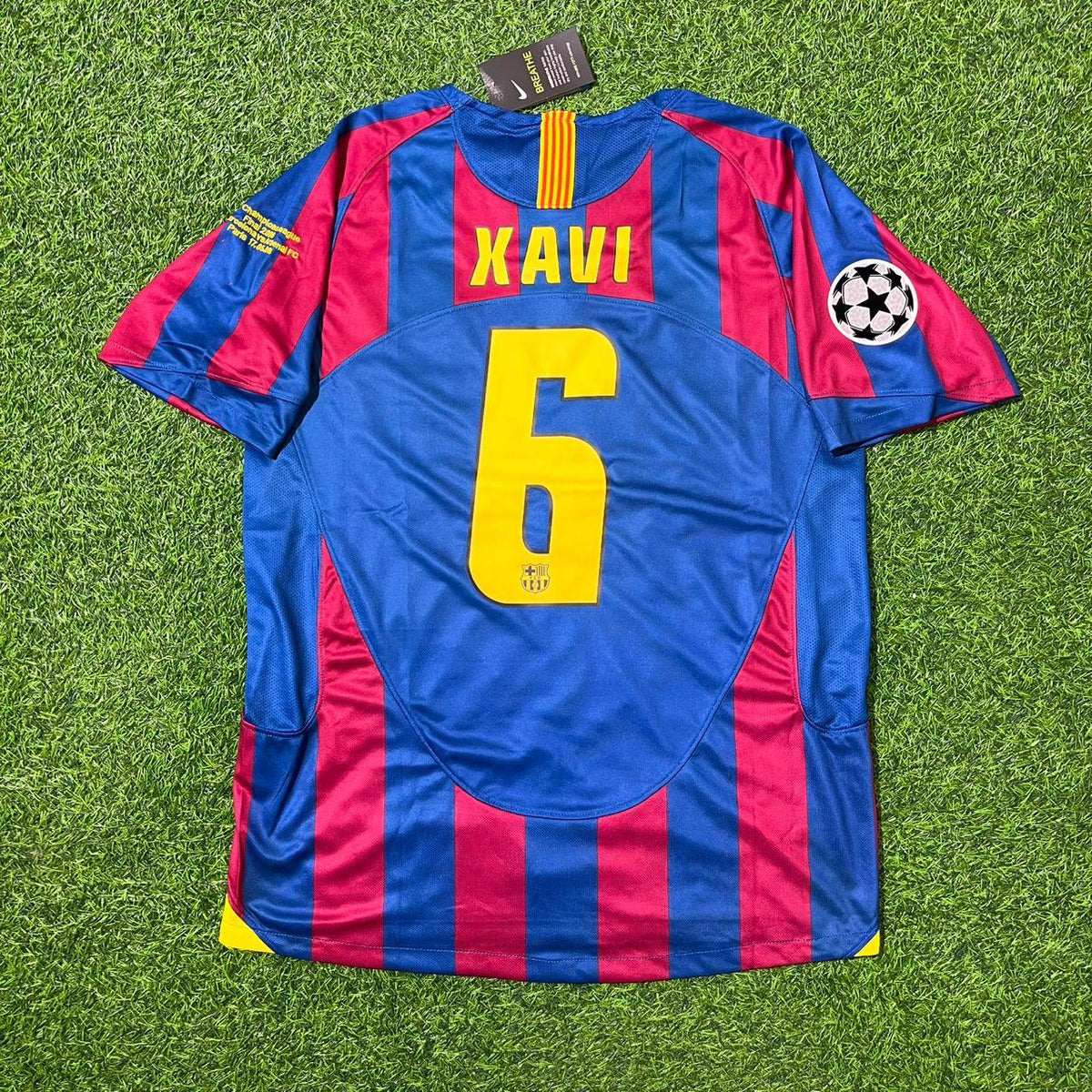 Maillot de football rétro manches courtes Xavi Hernandez FC Barcelone Finale 2006