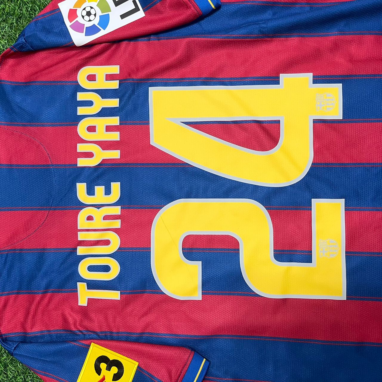 Yaya Touré 24 - Barcelone Domicile 2009/2010 Kit Rétro Maillot Maillot Trikot Maillot de Football