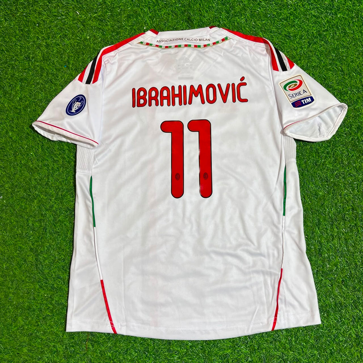 Zlatan Ibrahimović #11 Milan 2011-2012 White KIDS Away Retro Football Jersey
