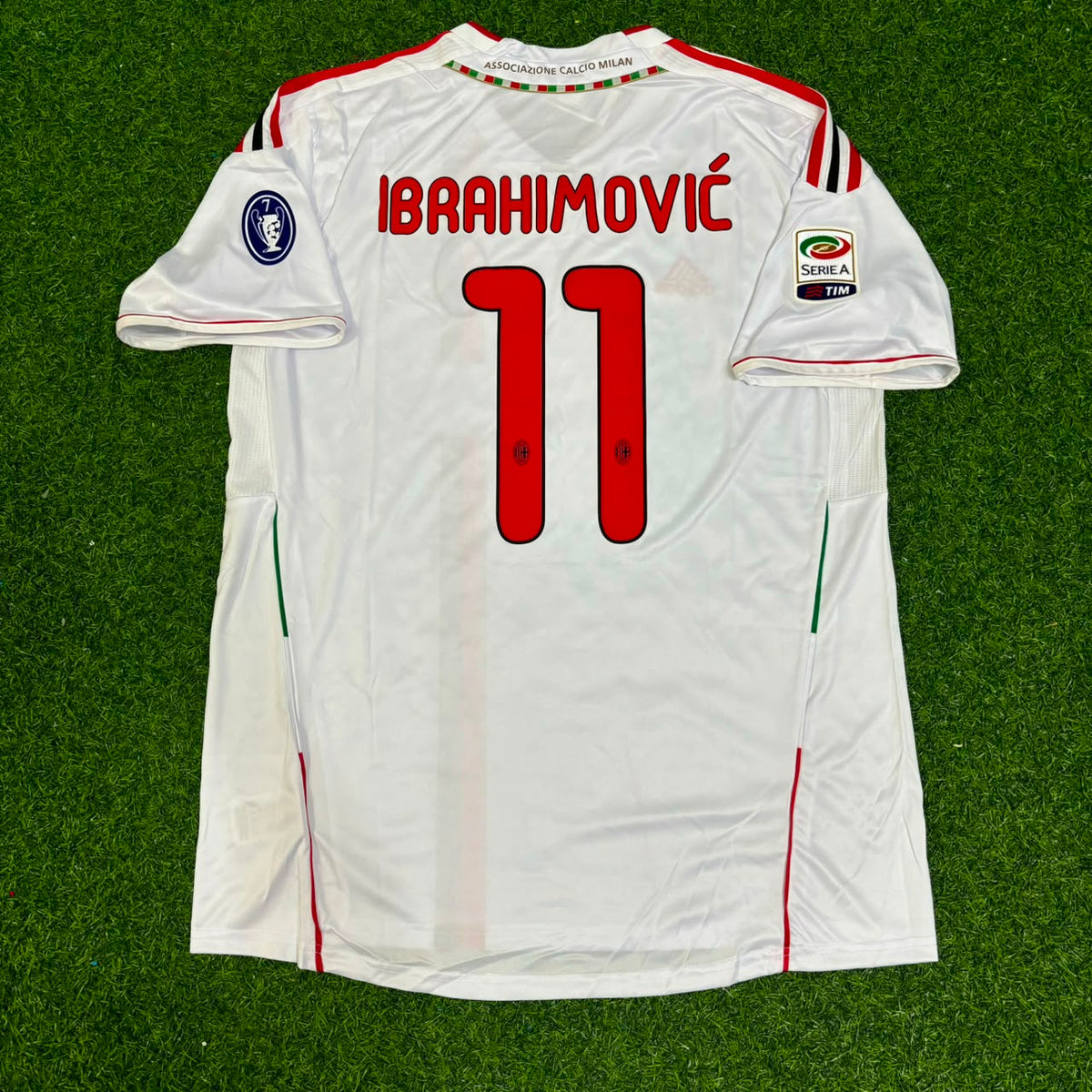 Zlatan Ibrahimović #11 Milan 2011-2012 White Away Retro Football Jersey