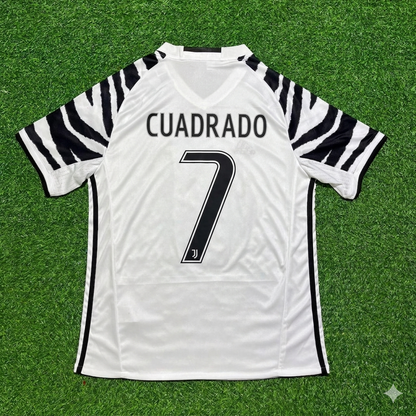 Juan Cuadrado #7 Juventus 2016 2017 Away White Retro Football Jersey