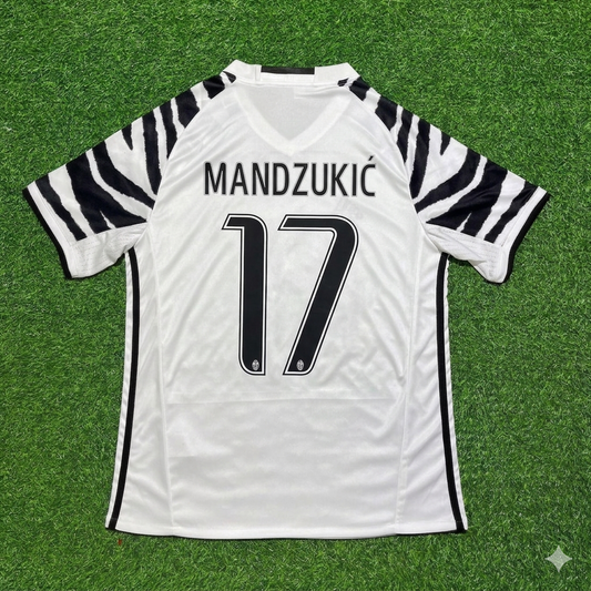 Mario Mandzukic #17 Juventus 2016 2017 Away White Retro Football Jersey