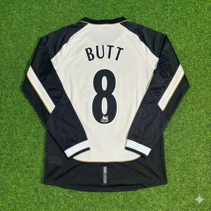 Nicky Butt #8 Manchester United 2001-2002 Reversible Retro Jersey