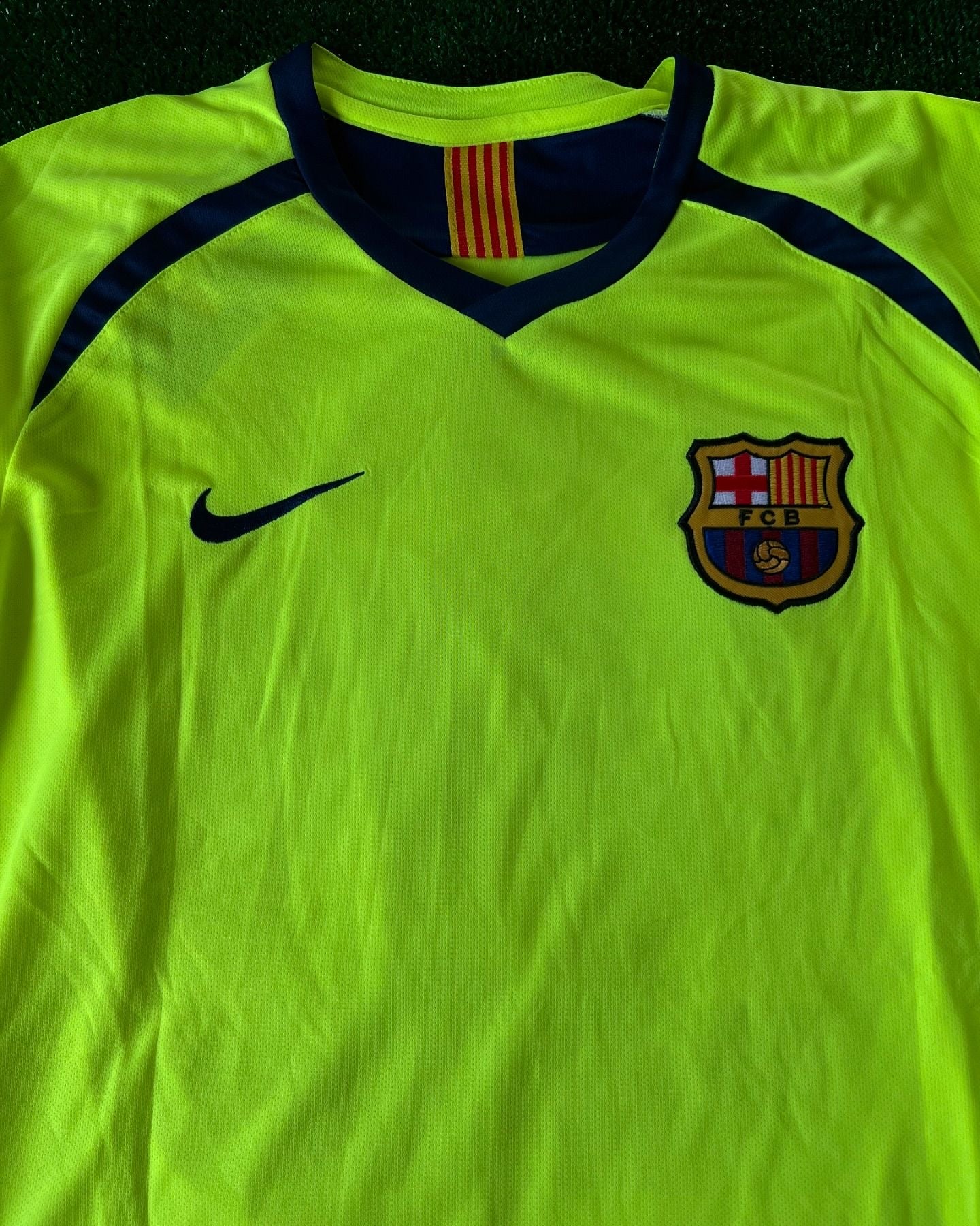 Lionel Messi Barcelona 05-06 Season Retro Long Sleeve Jersey